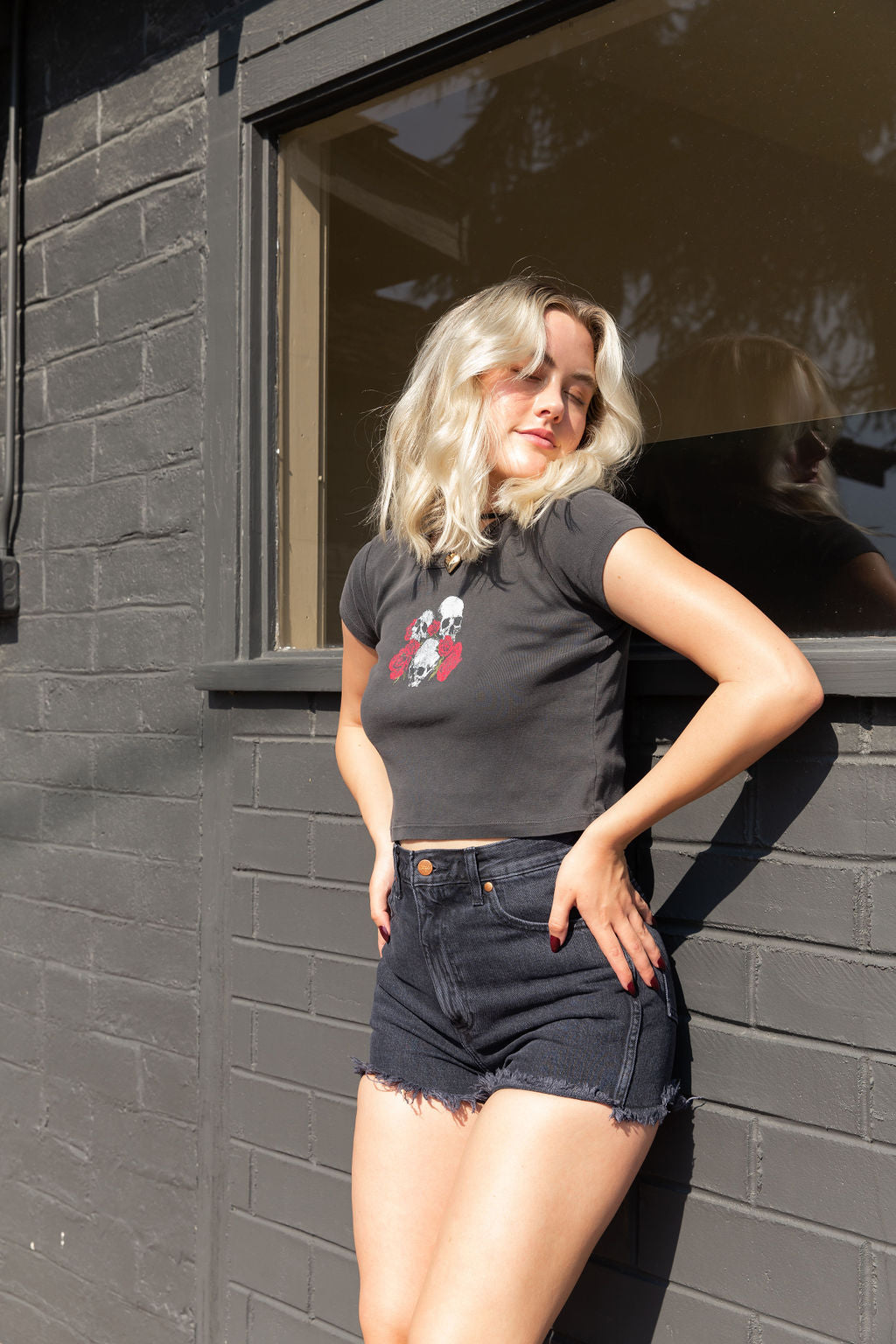 Skull & Roses Graphic Baby Crop Tee