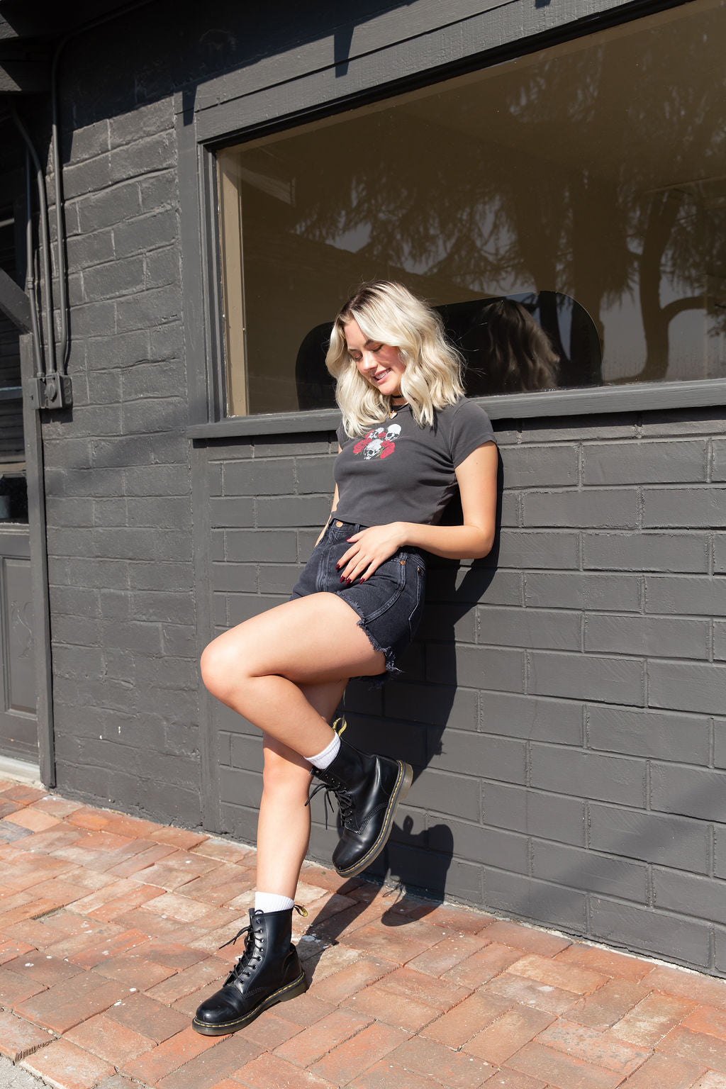 Skull & Roses Graphic Baby Crop Tee