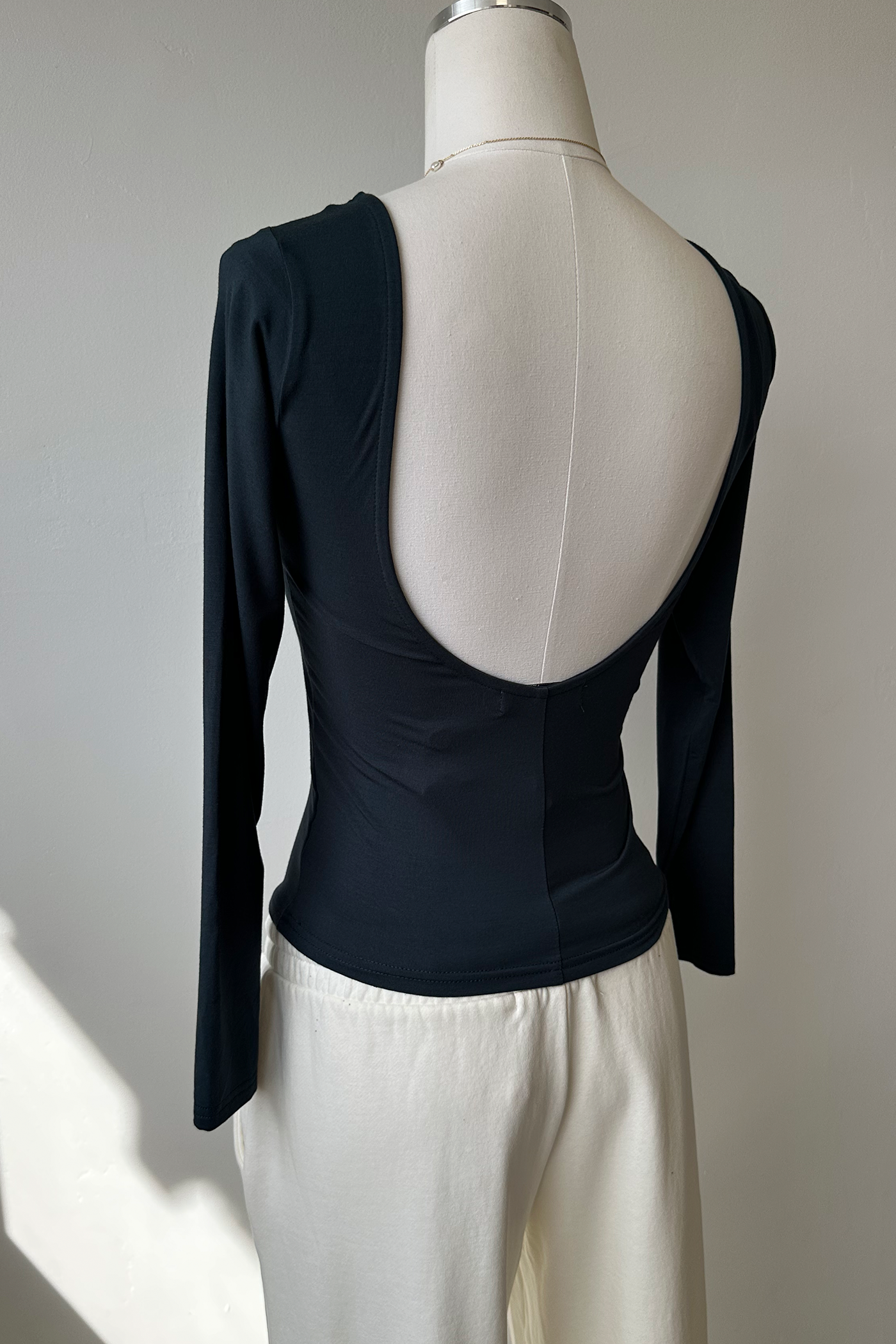 Basic Backless Long Sleeve Top