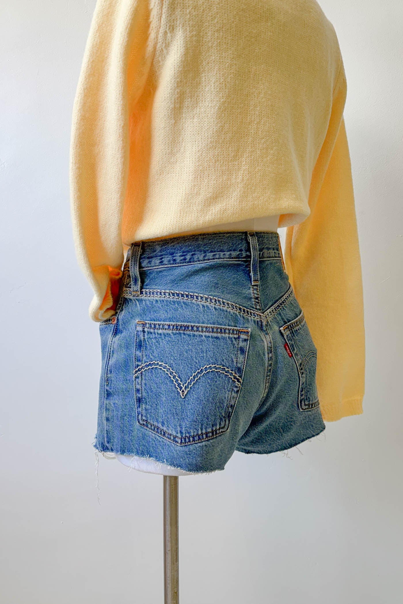 Switch Stitch 501 Orignal Distress Shorst by Levi's