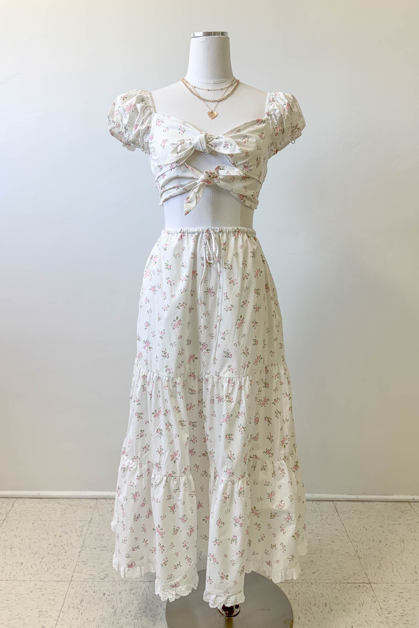 Front Tie Puff Sleeve Top