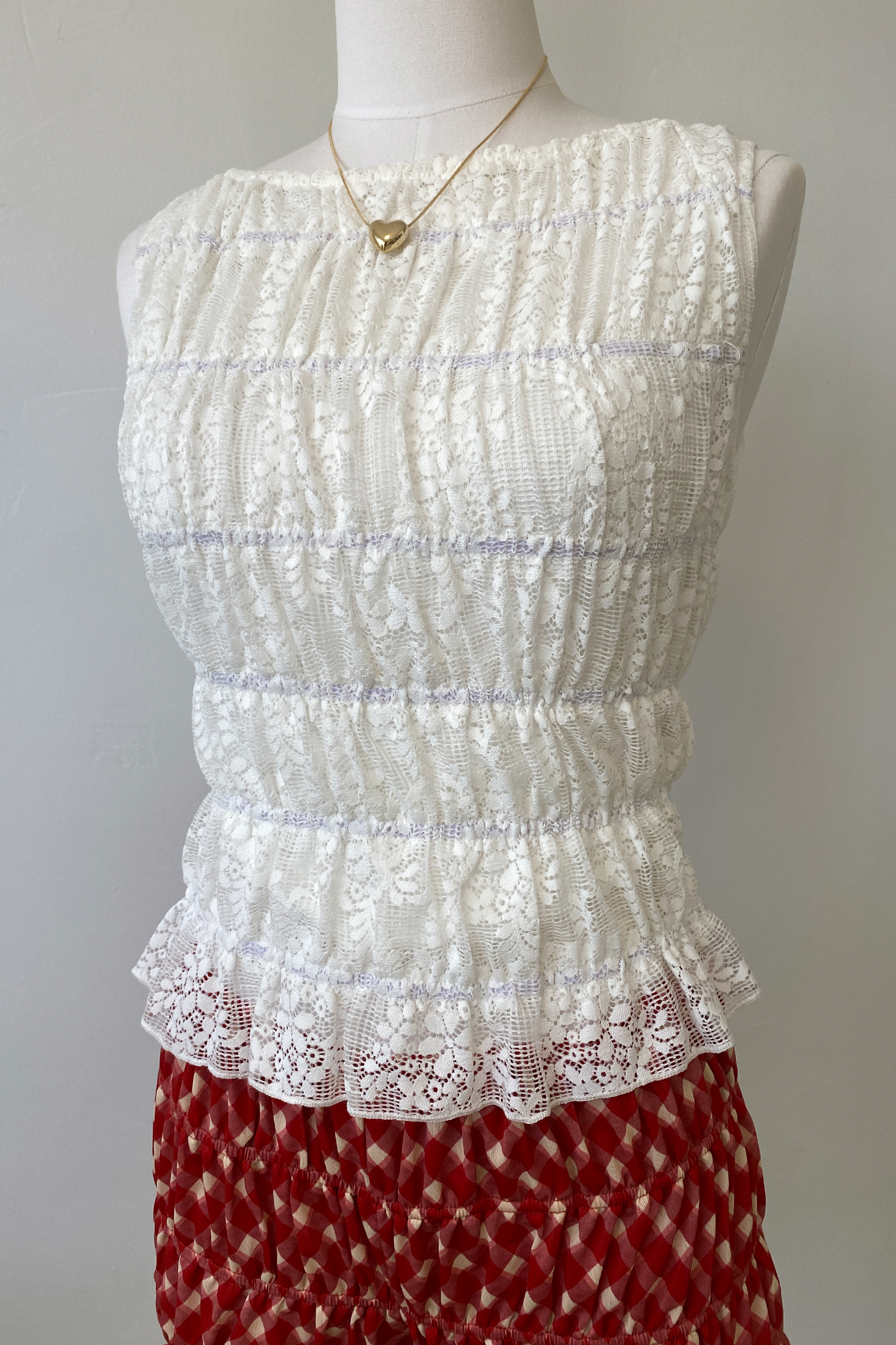 Sleeveless Stretch Lace Top
