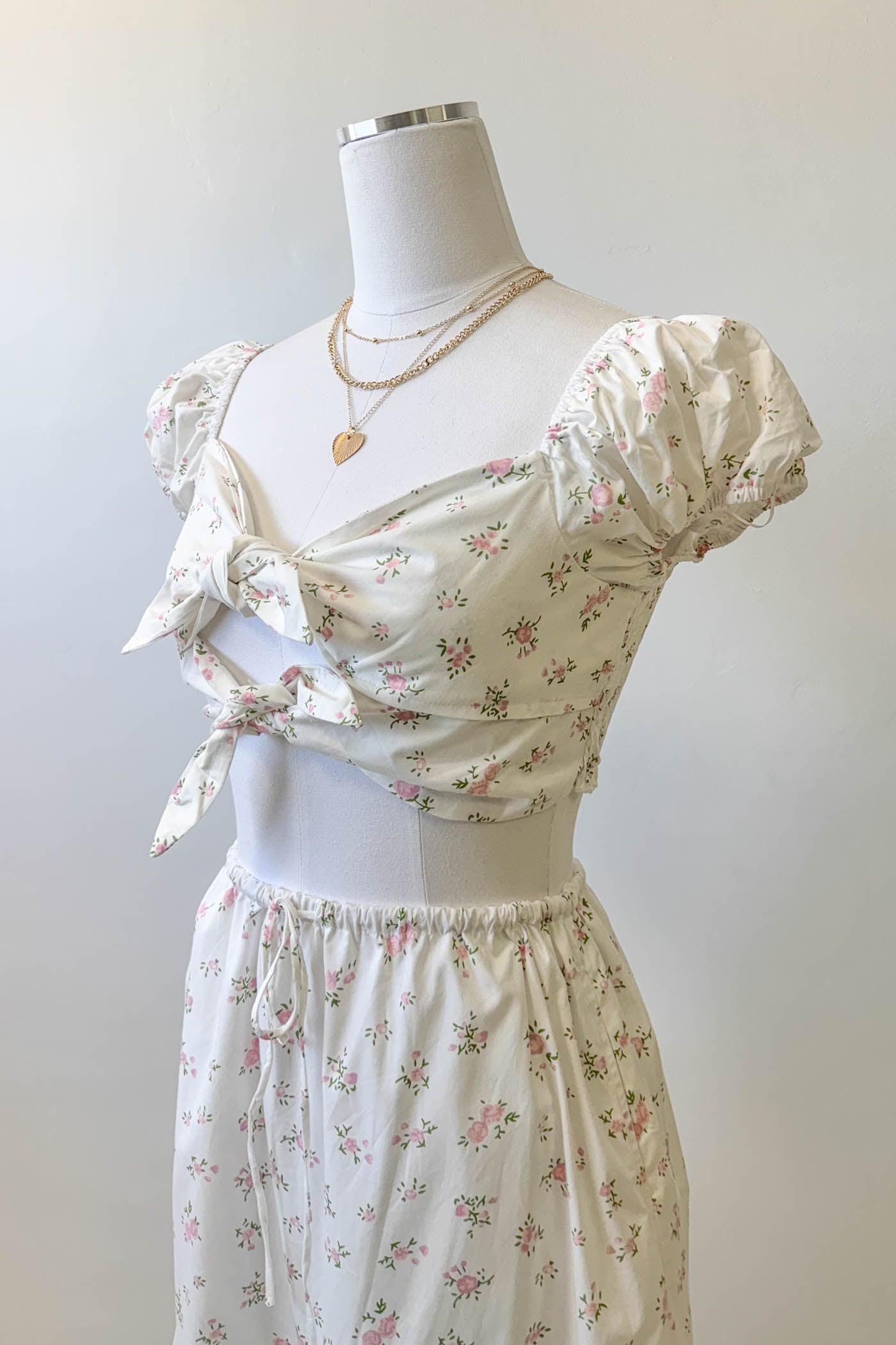 Front Tie Puff Sleeve Top