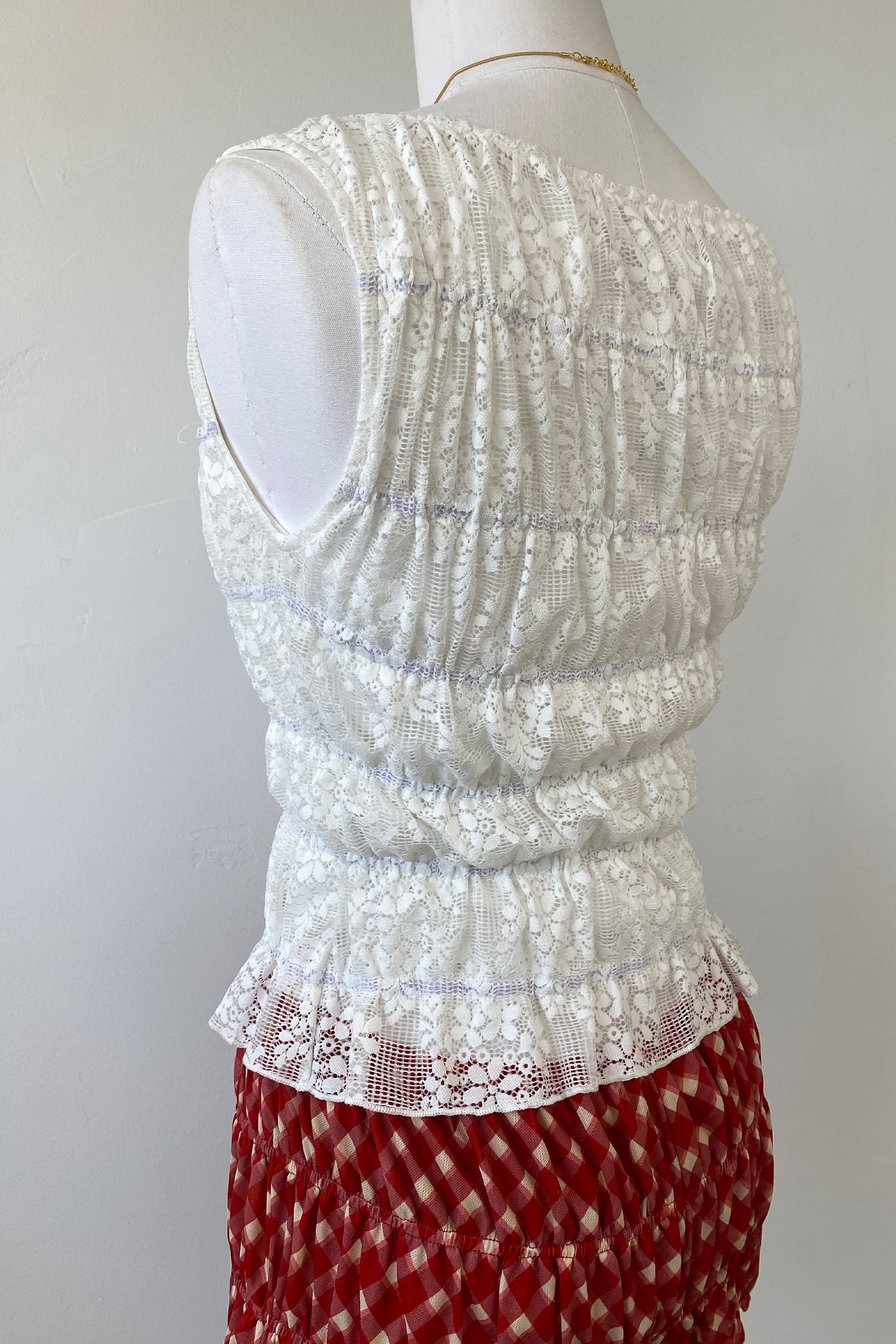Sleeveless Stretch Lace Top