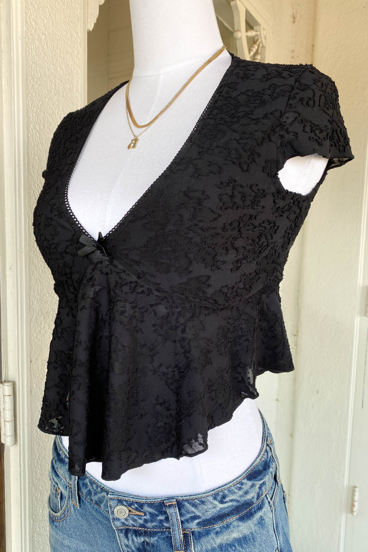 Textured Floral Cap Sleeve Top