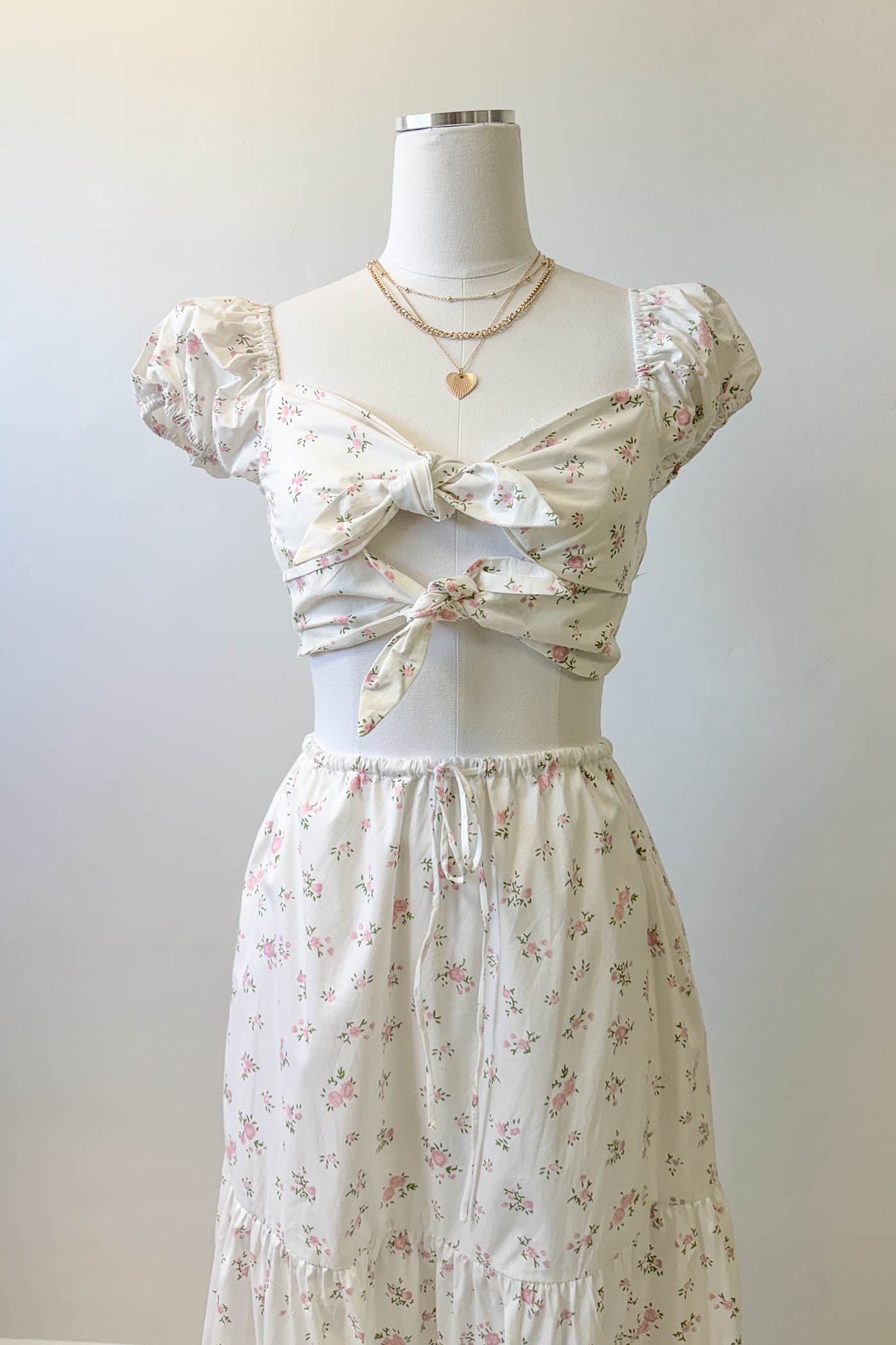 Front Tie Puff Sleeve Top