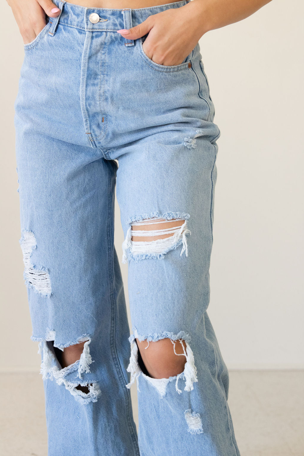Destroyed 90s Baggy Jeans