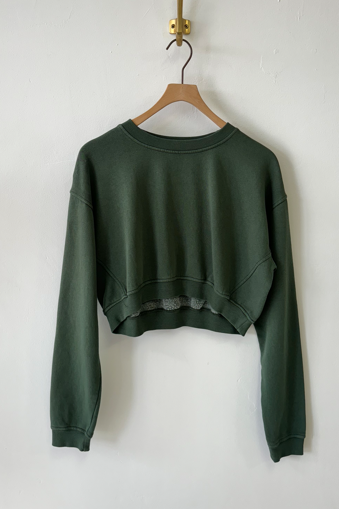 Basic Crop Sweatshirt