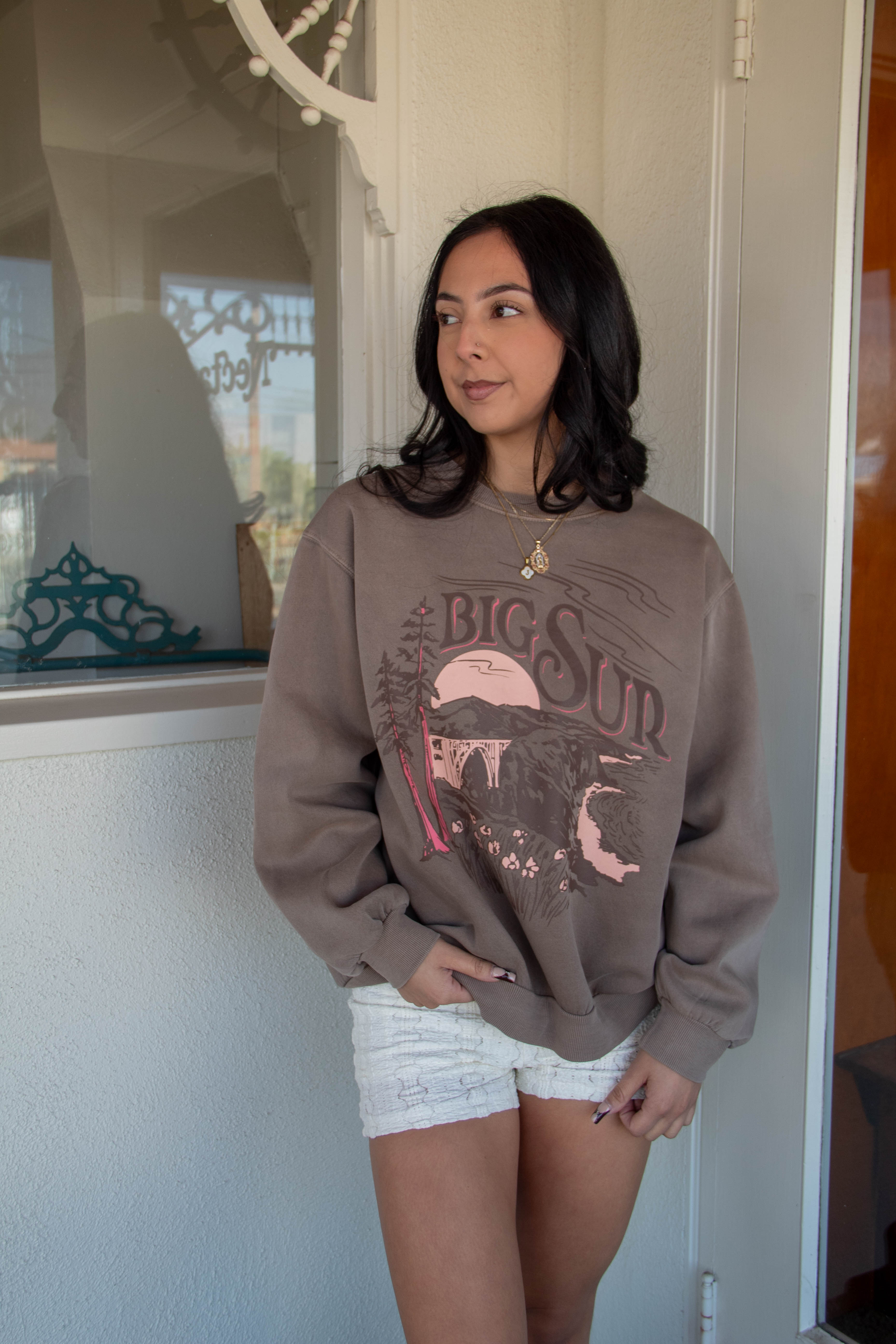 Oversized Crew Graphic Sweatshirt