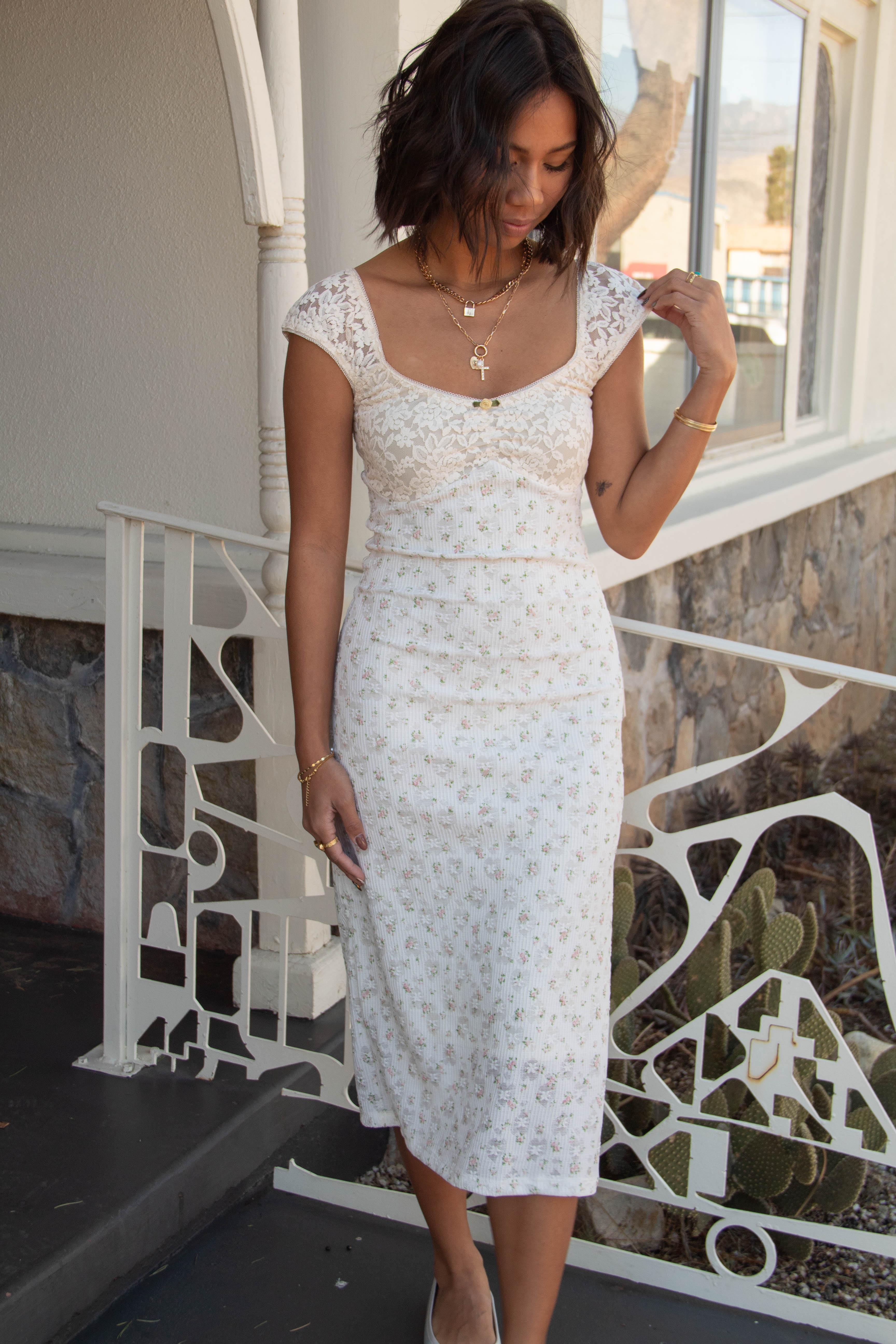 Stretch Lace Sleeveless Maxi Dress