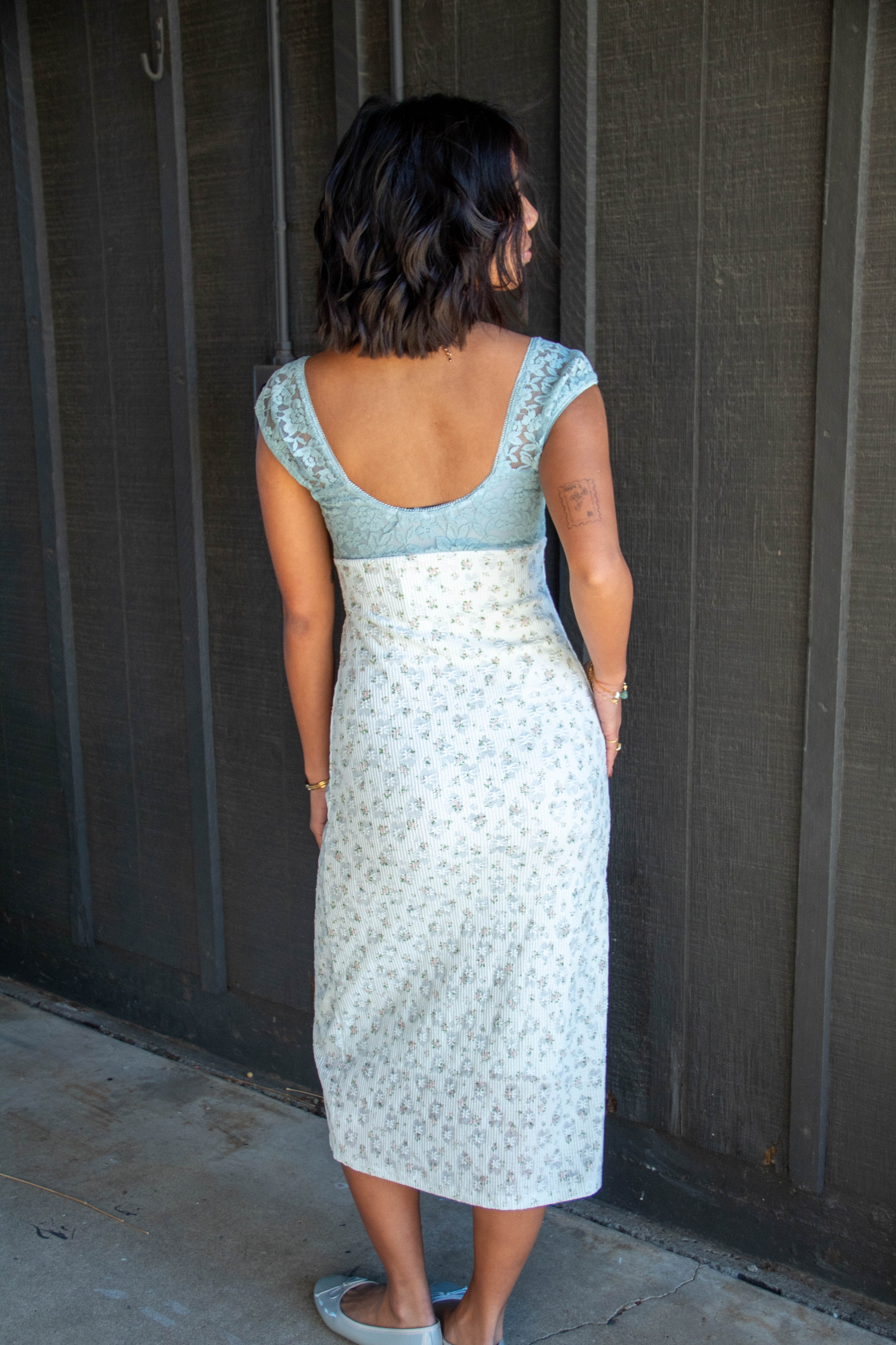 Stretch Lace Sleeveless Maxi Dress