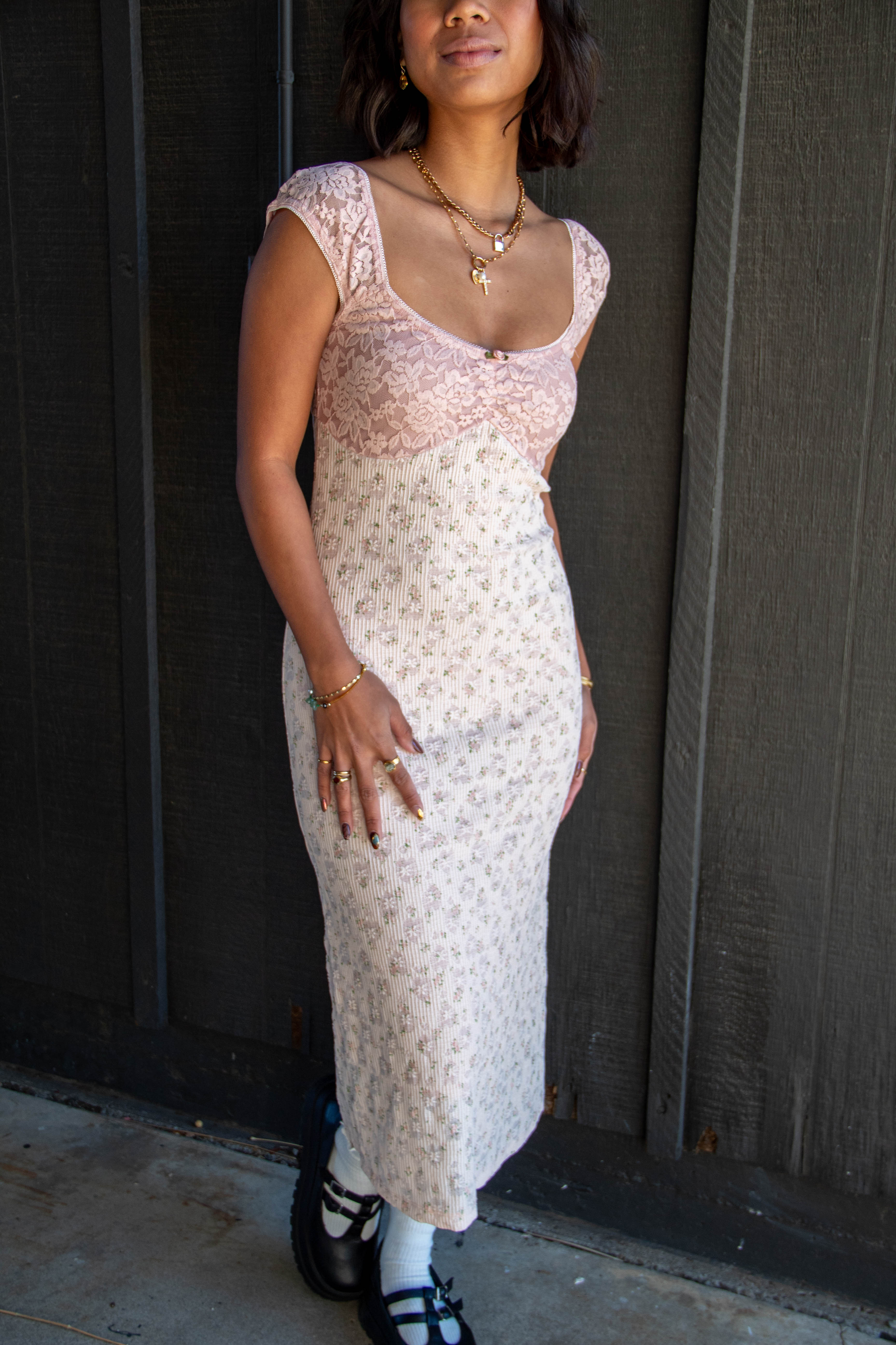 Stretch Lace Sleeveless Maxi Dress