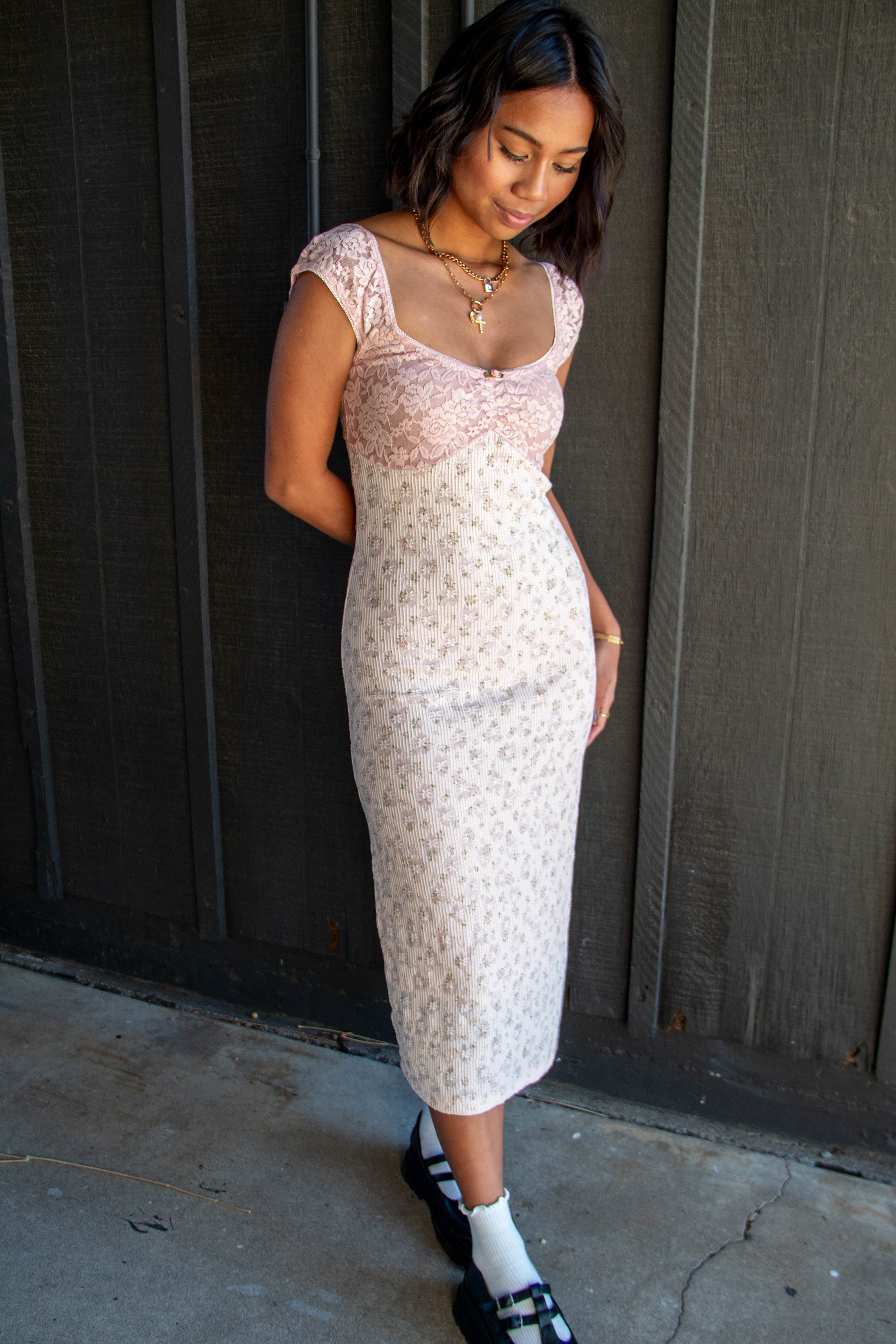 Stretch Lace Sleeveless Maxi Dress