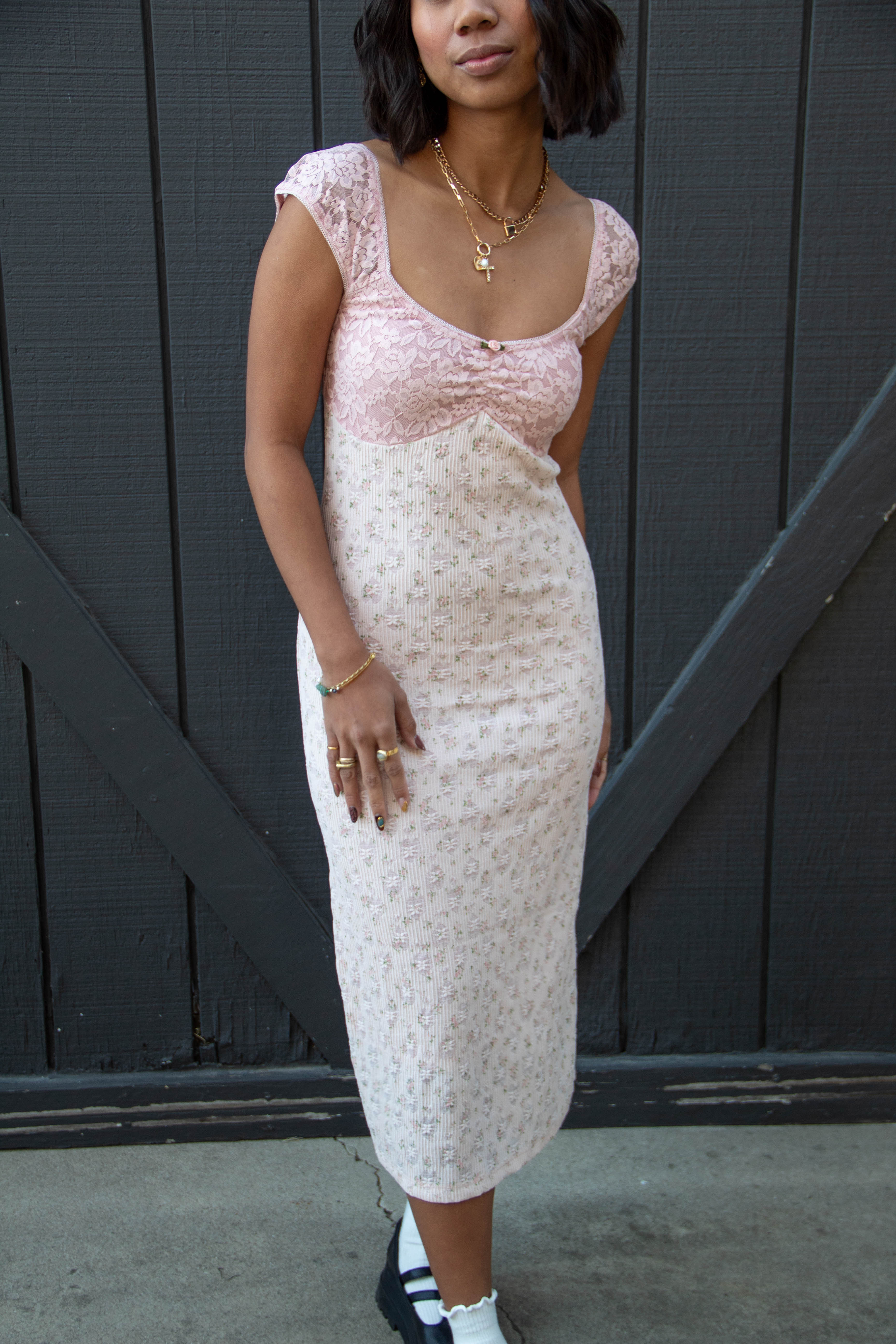 Stretch Lace Sleeveless Maxi Dress