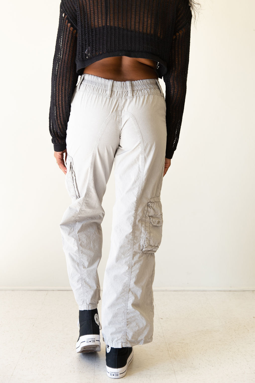 Y2K Women's White Cargo Capri Pants Size 6 -  Canada