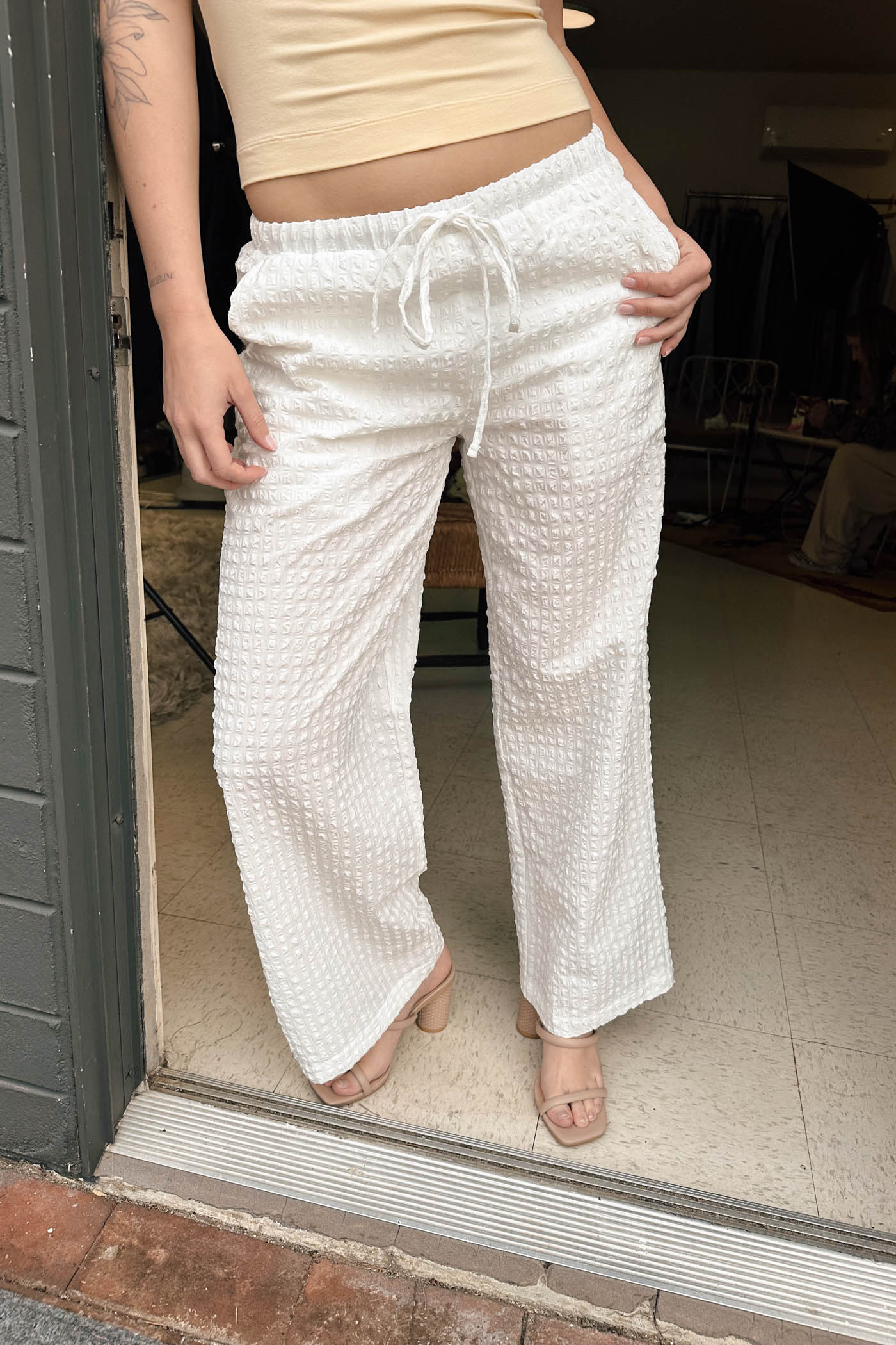 Wide Leg Pucker Pants