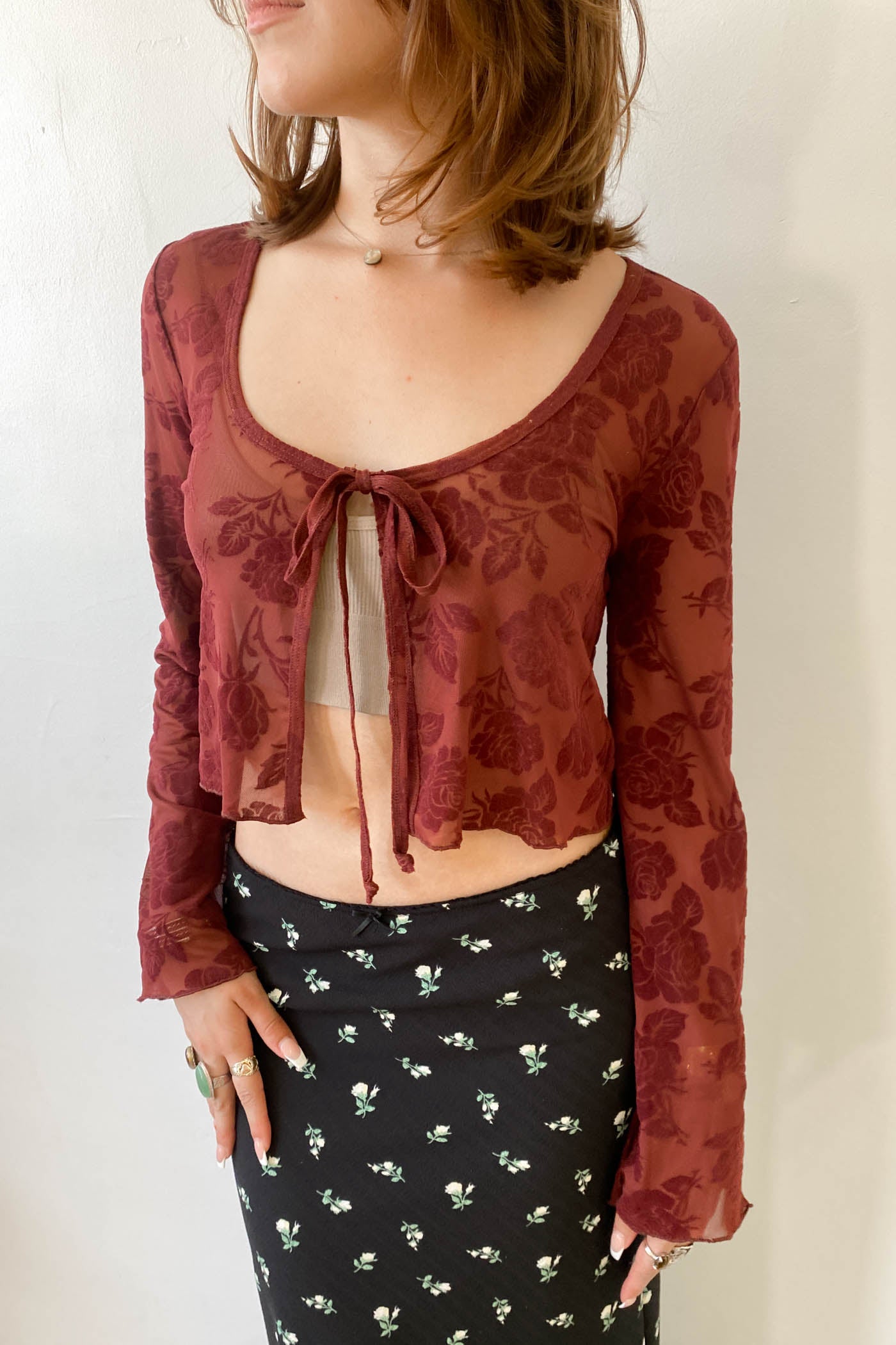 eenie keyneck mesh topメッシュ トップス イーニー Floral Split Front Mesh Top