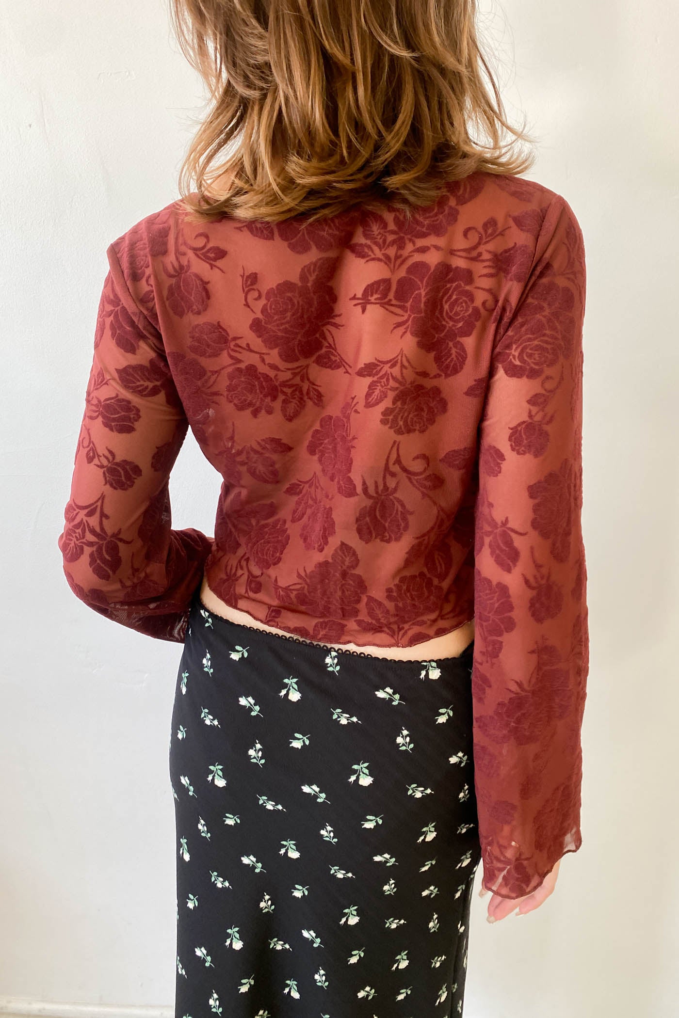 eenie keyneck mesh topメッシュ トップス イーニー Floral Split Front Mesh Top